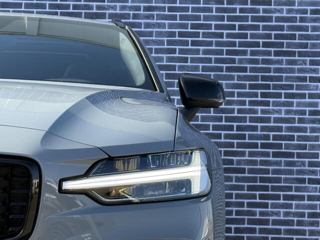 Volvo V60 2.0 T8 Plug-in hybrid AWD Plus Dark | Panorama Schuifdak | Harman/Kardon | Sportstoelen | Google | Stuur + Stoelverwarming |