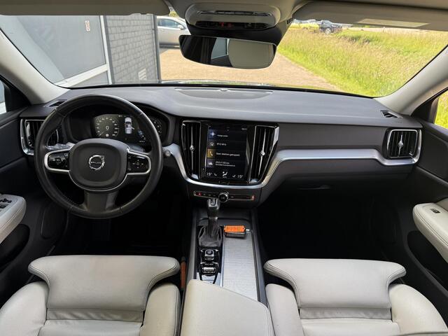 Volvo V60 2.0 T4 Inscription | Polestar Engineerd | Trekhaak | Blis | Adaptieve Cruise controle | Leder | Camera | Memory |