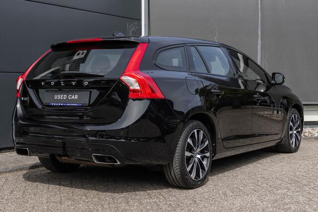Volvo V60 T2 Automaat Polar+ Dynamic Sport Lederen Bekleding | Afneembare Trekhaak | Stoelverwarming | NavigatieSysteem | Dynamic Bending lights |