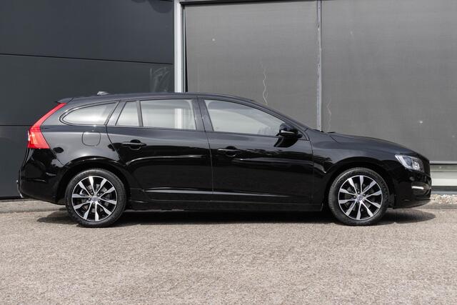 Volvo V60 T2 Automaat Polar+ Dynamic Sport Lederen Bekleding | Afneembare Trekhaak | Stoelverwarming | NavigatieSysteem | Dynamic Bending lights |