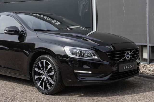 Volvo V60 T2 Automaat Polar+ Dynamic Sport Lederen Bekleding | Afneembare Trekhaak | Stoelverwarming | NavigatieSysteem | Dynamic Bending lights |
