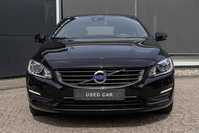 Volvo V60 T2 Automaat Polar+ Dynamic Sport Lederen Bekleding | Afneembare Trekhaak | Stoelverwarming | NavigatieSysteem | Dynamic Bending lights |