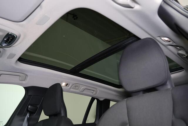 Volvo V60 T6 Recharge AWD Inscription Expression - Panorama/schuifdak - Parkeercamera achter - Parkeersensoren voor & achter - Cruise control - Extra getint glas - 18' LMV