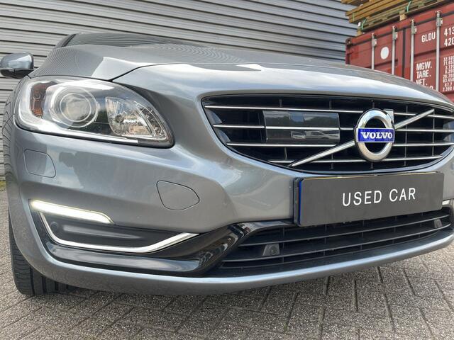 Volvo V60 2.4 D5 Twin Engine Special Edition Achteruitrijcamera / Stoelverwarming / elektrisch verstelbare voorstoelen /