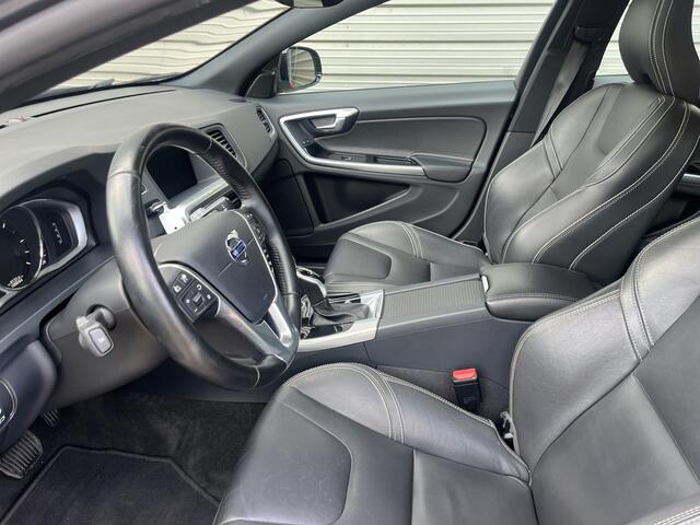 Volvo V60 2.4 D5 Twin Engine Special Edition Achteruitrijcamera / Stoelverwarming / elektrisch verstelbare voorstoelen /