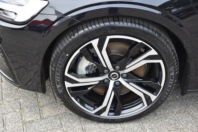 Volvo V60 T6 350 PK Plug-in hybrid AWD Plus Dark ACC | Camera | 19 Inch | Leer | Elec Stoel | Apple Car Play \ Google infotainment