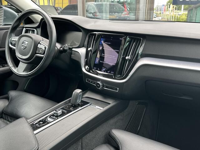 Volvo V60 2.0 B3 Business Pro / Trekhaak / Pano. dak / Stoelen voor en achter + stuur verwarmd / Leder / Pilot assist / BLIS /