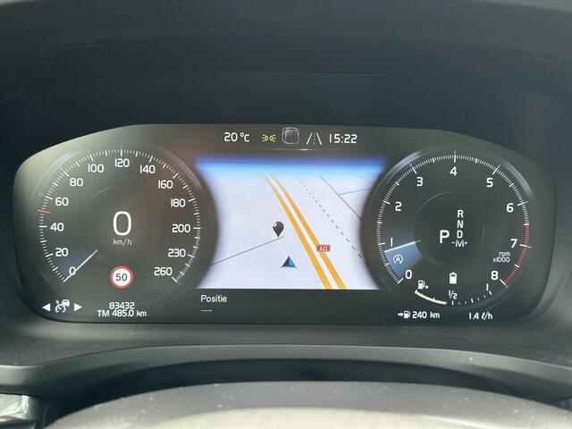 Volvo V60 2.0 B3 Business Pro / Trekhaak / Pano. dak / Stoelen voor en achter + stuur verwarmd / Leder / Pilot assist / BLIS /