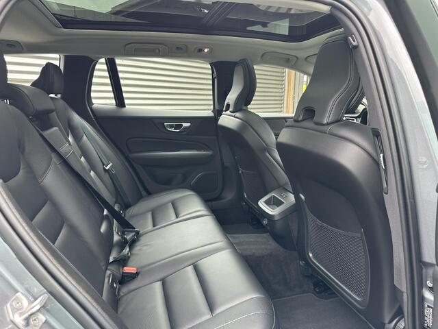 Volvo V60 2.0 B3 Business Pro / Trekhaak / Pano. dak / Stoelen voor en achter + stuur verwarmd / Leder / Pilot assist / BLIS /