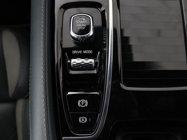 Volvo V60 2.0 T6 Recharge AWD R Design | Panoramadak | Trekhaak | Stoel & stuurverwarming | Carplay | Navigatie | Full LED