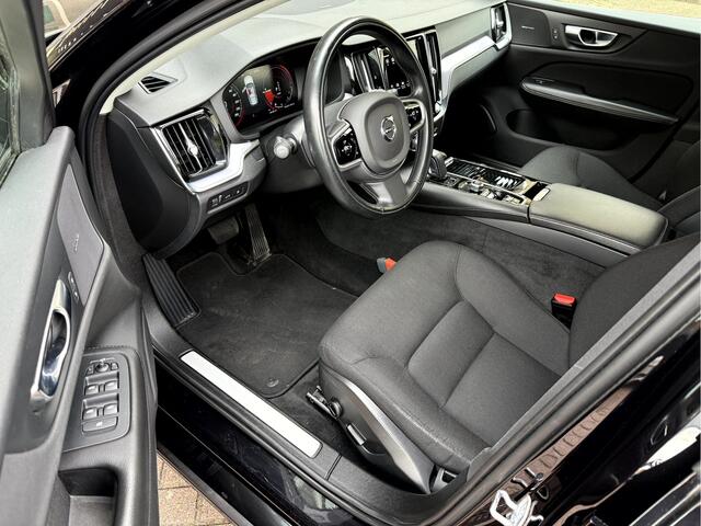 Volvo V60 2.0 T6 Recharge AWD Business Pro 19''Lmv, Trekhaak, Camera, Harman/Kardon