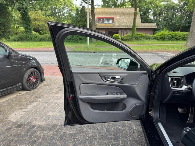 Volvo V60 2.0 T6 Recharge AWD R-Design