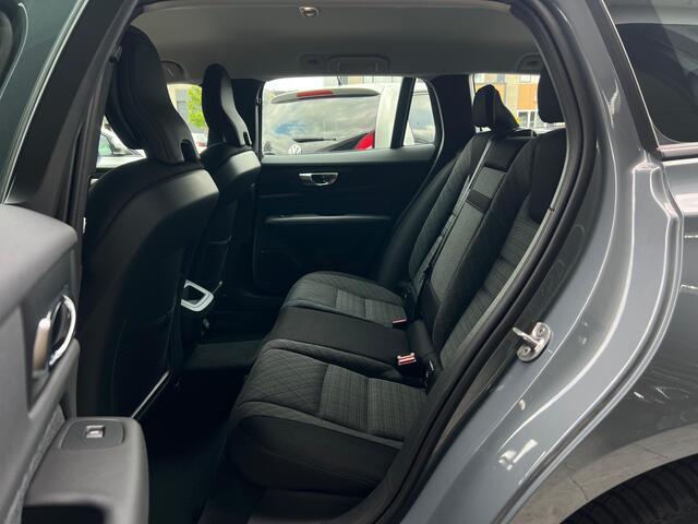 Volvo V60 2.0 B3 Essential STUURWIEL VERW | STOELVERW | GOOGLE MAPS | CAMERA | 2DE PINKSTERDAG GEOPEND VAN 10:00 UUR T/M 17:00 UUR