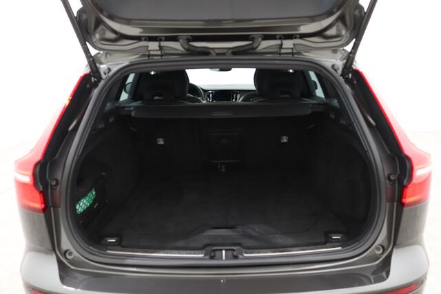 Volvo V60 2.0 T6 LONG RANGE 350PK AWD R-DESIGN | Lighting Pack | Pilot Assist | Trekhaak |