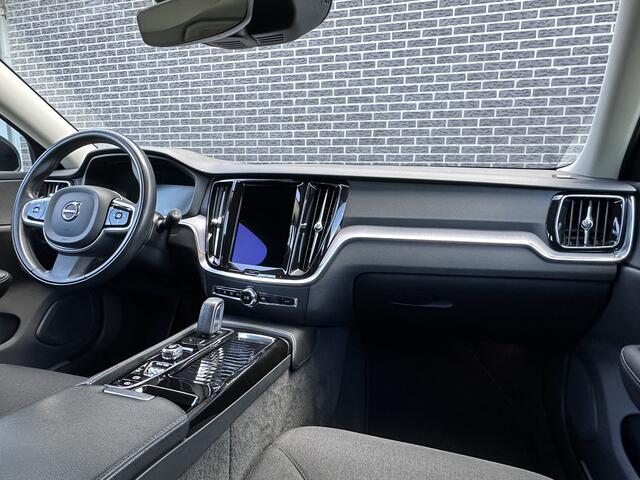 Volvo V60 2.0 T6 Recharge AWD R-Design | Navigatie | Keyless | Camera | Apple CarPlay/Andorid Auto