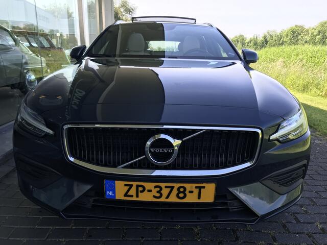 Volvo V60 2.0 T4 Momentum Pro Automaat | Rijklaar incl 12 mnd Bovag | Panoramadak Trekhaak Camera Standkachel