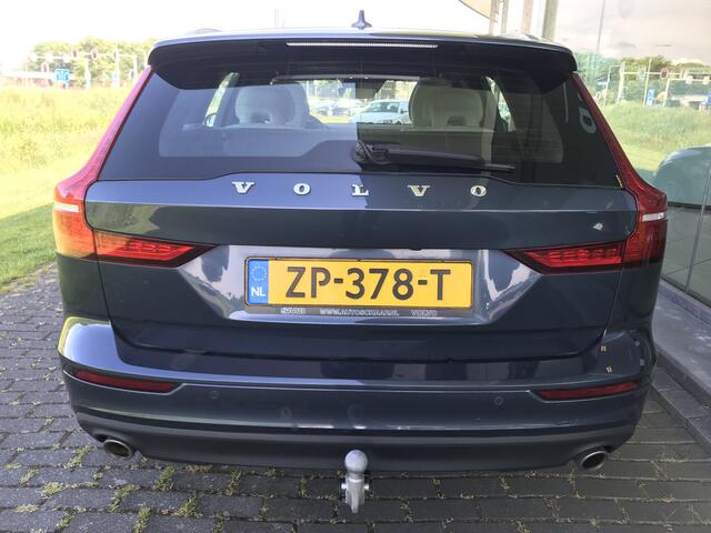 Volvo V60 2.0 T4 Momentum Pro Automaat | Rijklaar incl 12 mnd Bovag | Panoramadak Trekhaak Camera Standkachel