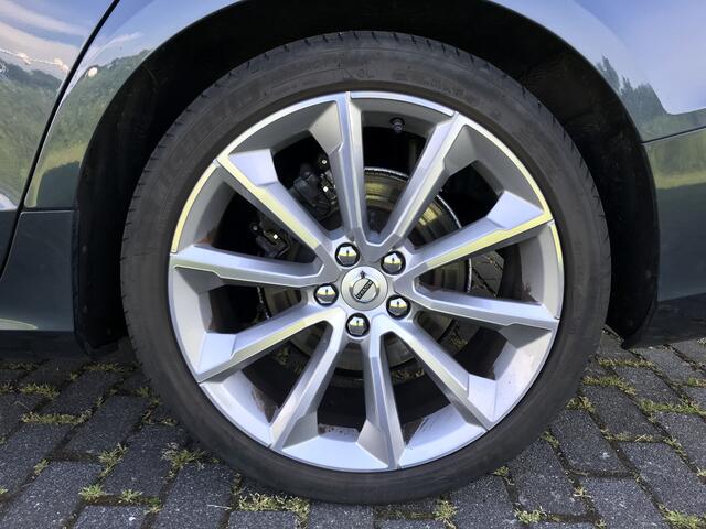 Volvo V60 2.0 T4 Momentum Pro Automaat | Rijklaar incl 12 mnd Bovag | Panoramadak Trekhaak Camera Standkachel