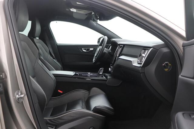Volvo V60 T6 Recharge R-Design | Long Range | ACC | Trekhaak | Keyless | Camera | Apple Carplay | Sportstoelen