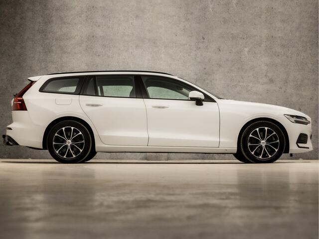 Volvo V60 2.0 B3 Momentum Advantage 177Pk Automaat (APPLE CARPLAY, GROOT NAVI, ADAPTIVE CRUISE, STUUR/STOELVERWARMING, SPORTSTOELEN, PARKEERSENSOREN, NIEUWE APK, NIEUWSTAAT)