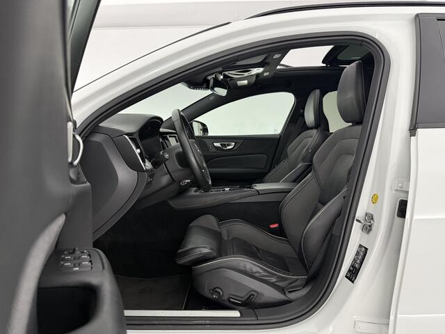 Volvo V60 2.0 T8 Twin Engine AWD R-Design 392PK Pano LED Virtual Trekhaak Memory Carplay Head-up Display Clima Cruise Navi PDC 19''LMV