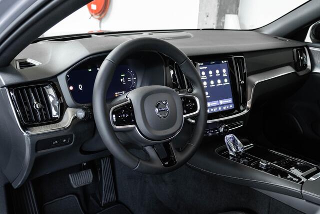 Volvo V60 2.0 T6 Plug-in hybrid AWD Plus Dark | Schuif/Kantel Panoramadak | Harman Kardon Premium Audio | 360º Visual Park Camera | 19" Lichtmetalen Wielen | Head-Up Display |