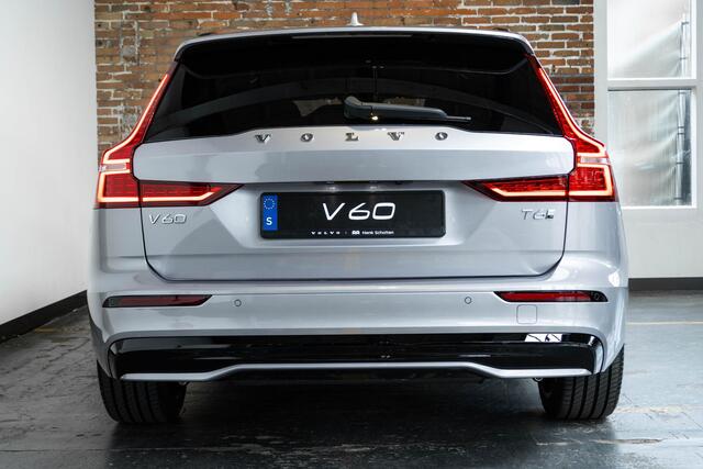 Volvo V60 2.0 T6 Plug-in hybrid AWD Plus Dark | Schuif/Kantel Panoramadak | Harman Kardon Premium Audio | 360º Visual Park Camera | 19" Lichtmetalen Wielen | Head-Up Display |