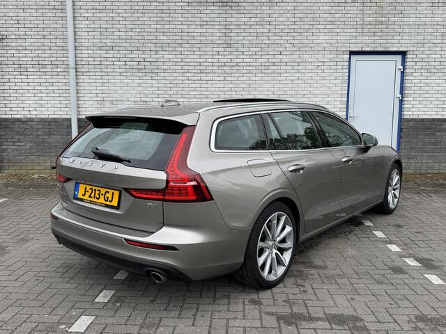 Volvo V60 2.0 T4 Momentum Pro | Schuif-/ kanteldak | Stoelverwarming voor + achter| Stuurwielverwarming| Adaptieve Cruise Control met Pilot Assist|