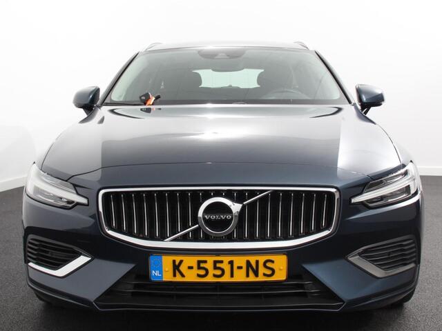 Volvo V60 2.0 T6 Recharge AWD Business Pro | DEMO ! | Climate control Cruise control adaptieve Navigatie Parkeersensoren Keyless Apple Carplay/ Android Auto Demo Trekhaak