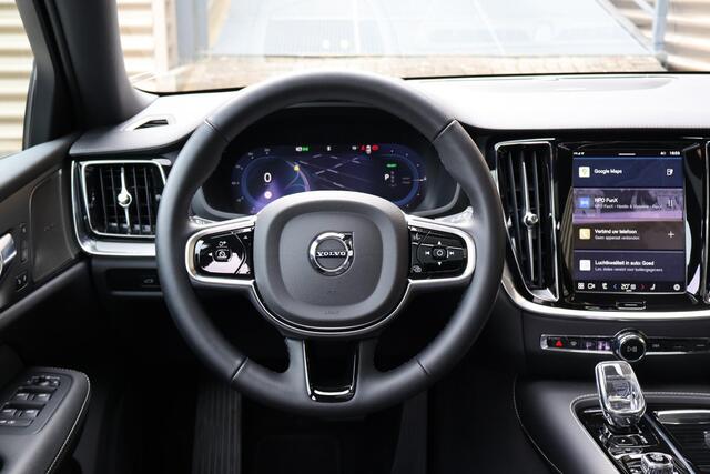 Volvo V60 T6 Plug-in hybrid AWD Ultra Dark | Panoramadak | Harman Kardon | Pilot assist