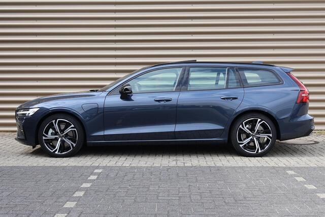 Volvo V60 T6 Plug-in hybrid AWD Ultra Dark | Panoramadak | Harman Kardon | Pilot assist