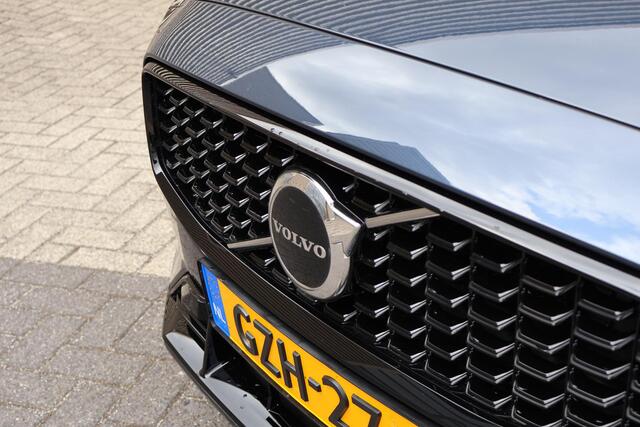 Volvo V60 T6 Plug-in hybrid AWD Ultra Dark | Panoramadak | Harman Kardon | Pilot assist