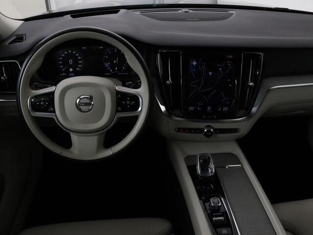 Volvo V60 2.0 B4 Inscription | Panoramadak | Trekhaak | Leder | Stoel & stuurverwarming | Head-Up | Adaptive cruise | Harman/Kardon | 360 camera | Carplay | Navigatie | Memory | Full LED | Keyless