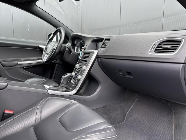 Volvo V60 2.0 T4 Business Sport Luxury line schuifdak 18 inch extra getint glas sport leder trekhaak park assist