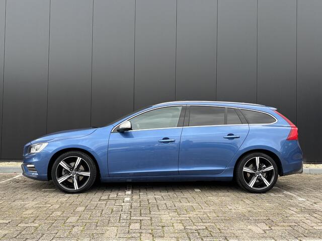 Volvo V60 2.0 T4 Business Sport Luxury line schuifdak 18 inch extra getint glas sport leder trekhaak park assist