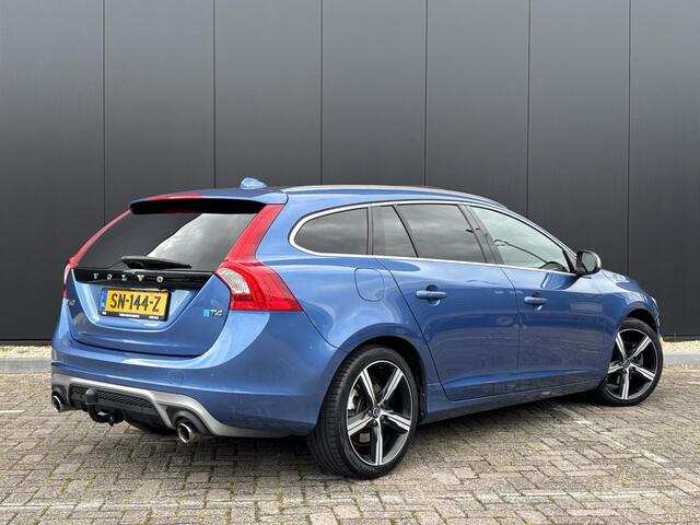 Volvo V60 2.0 T4 Business Sport Luxury line schuifdak 18 inch extra getint glas sport leder trekhaak park assist