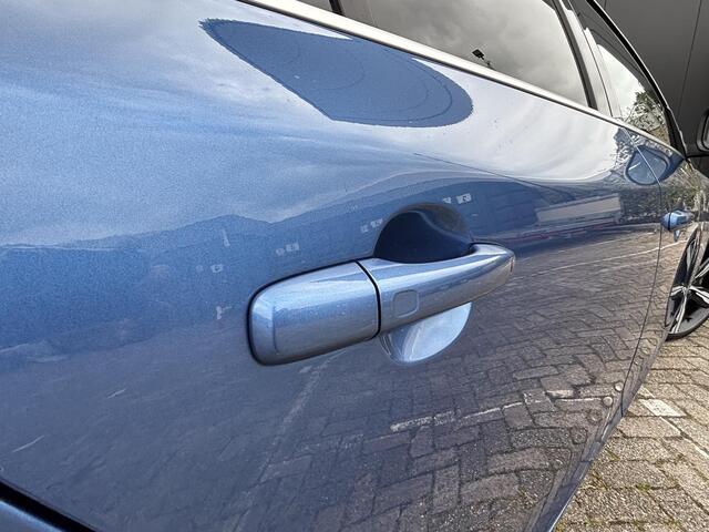 Volvo V60 2.0 T4 Business Sport Luxury line schuifdak 18 inch extra getint glas sport leder trekhaak park assist
