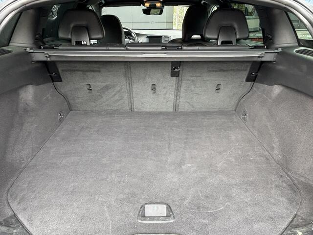 Volvo V60 2.0 T4 Business Sport Luxury line schuifdak 18 inch extra getint glas sport leder trekhaak park assist