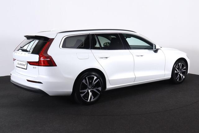 Volvo V60 B3 Core - IntelliSafe Assist & Surround - Parkeercamera achter - Verwarmde voorstoelen, stuur & achterbank - Parkeersensoren voor & achter - Draadloze tel. lader - Extra getint glas - 18' LMV - Elektrisch bedienbare achterklep - Keyless drive