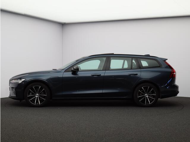 Volvo V60 T6 AWD Plug-in hybrid Plus Dark / Trekhaak / Pan. dak / Harman Kardon / Contourstoelen / Stoel+stuur+achterbankverwarming