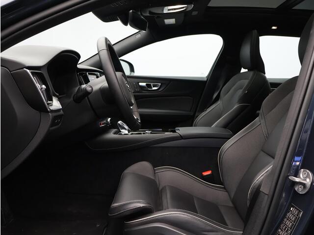 Volvo V60 T6 AWD Plug-in hybrid Plus Dark / Trekhaak / Pan. dak / Harman Kardon / Contourstoelen / Stoel+stuur+achterbankverwarming