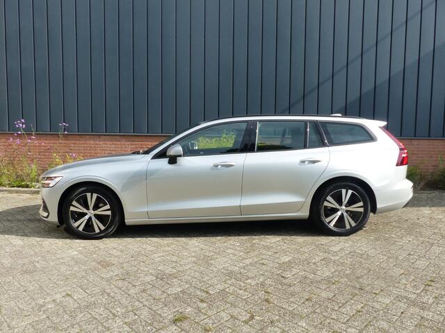 Volvo V60 B3 Momentum Advantage