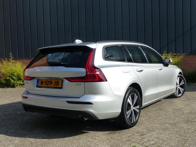 Volvo V60 B3 Momentum Advantage