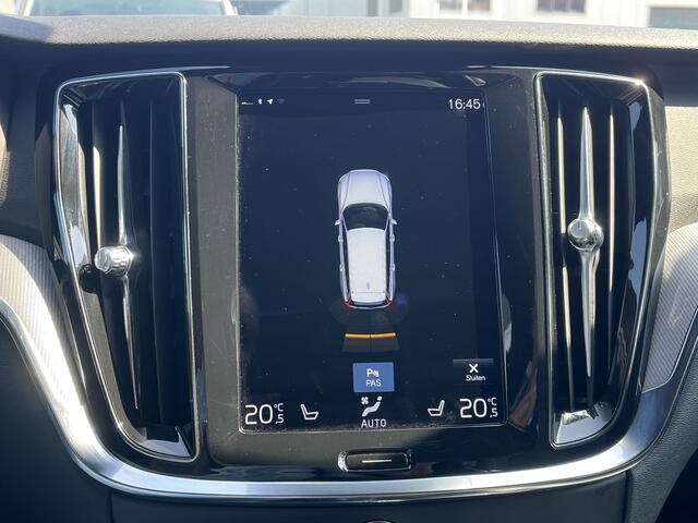 Volvo V60 2.0 T6 Plug-in hybrid AWD R-Design Panoramadak Trekhaak zwenkbaar Stuurverwarming Fiscale waarde ¤ 51.113,-