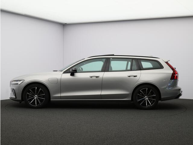 Volvo V60 T6 AWD Plug-in hybrid Plus Dark / Trekhaak / Pan. dak / 360 camera / Stoel+stuur+voorruit+achterbankverwarming