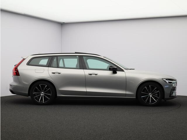 Volvo V60 T6 AWD Plug-in hybrid Plus Dark / Trekhaak / Pan. dak / 360 camera / Stoel+stuur+voorruit+achterbankverwarming