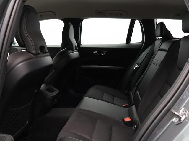 Volvo V60 2.0 T4 Momentum Pro
