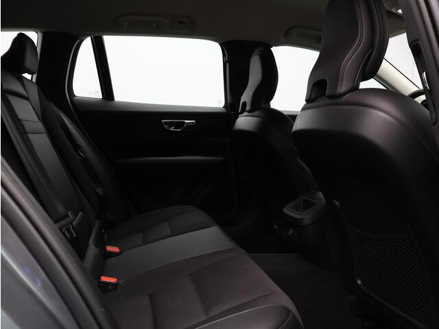 Volvo V60 2.0 T4 Momentum Pro
