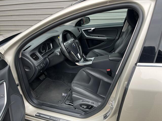 Volvo V60 T3 150PK Automaat Polar+ | Blis | Trekhaak | Schuifdak | Verwarmbaar stuurwiel | H&K | Camera