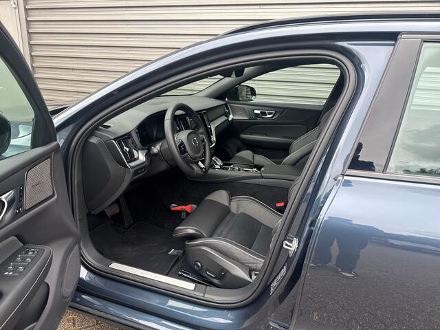 Volvo V60 T6 Plug-in hybrid AWD Plus Dark / Sportstoelen / Panoramadak / 360 camera / Trekhaak semi elektrisch /